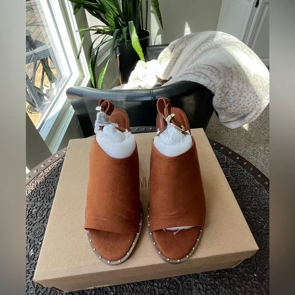 STEVE MADDEN INTERRUPT MULE HEELS IN COGNAC 6.5 - Picture 3 of 5